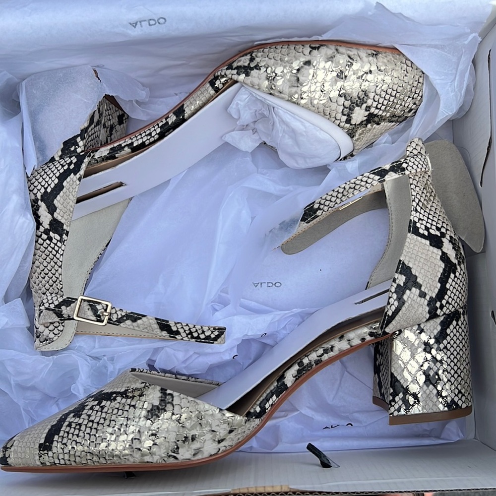 EUC Faux Snake Skin Aldo Heel